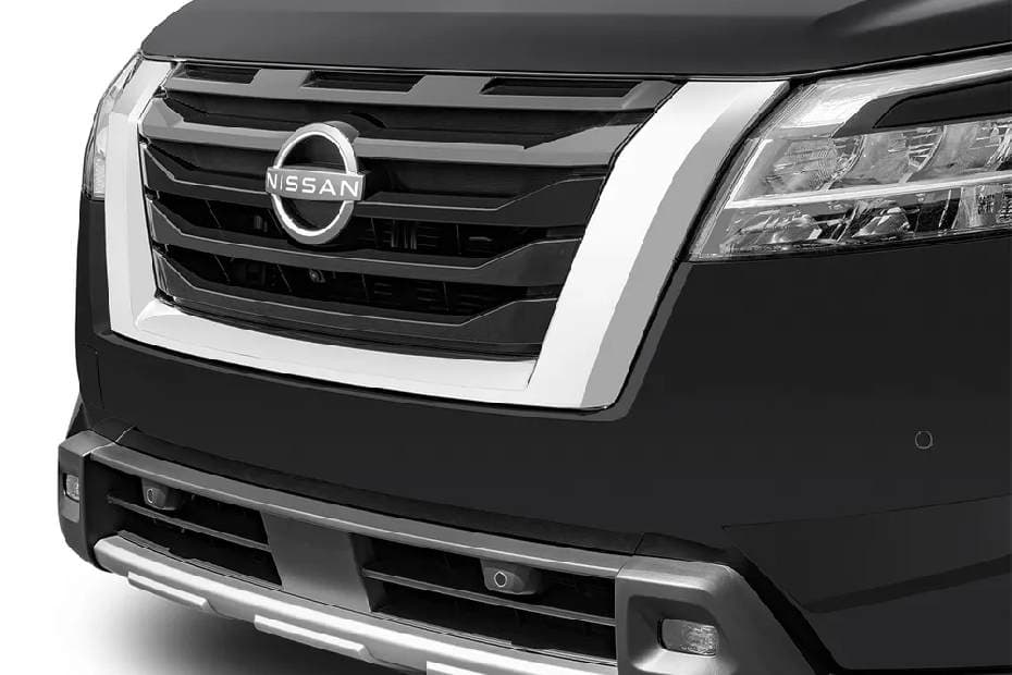 Nissan Pathfinder Grille