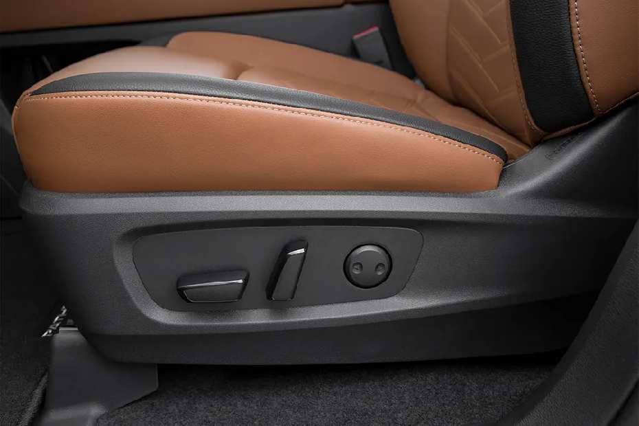 Nissan Pathfinder Interior Image