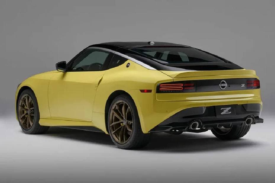 Nissan Z Left Side Rear View