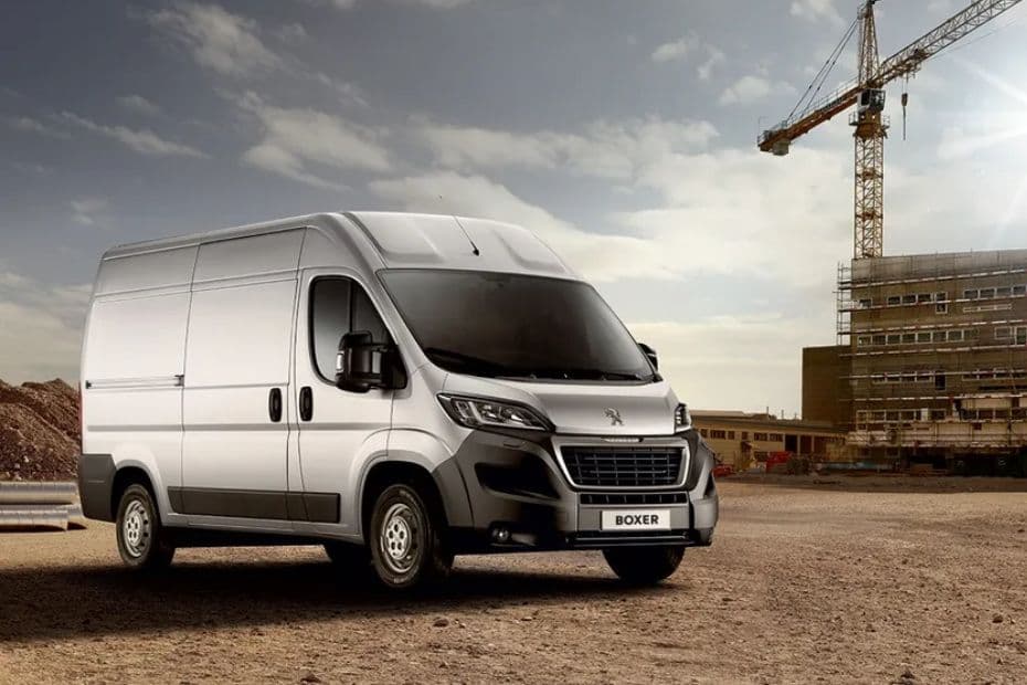 Peugeot Boxer Right Side View