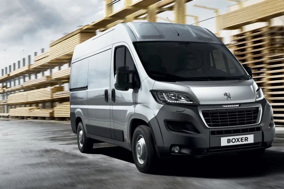 Peugeot Boxer Right Side View