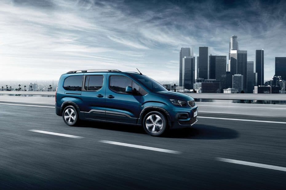 Peugeot Rifter Right Side View