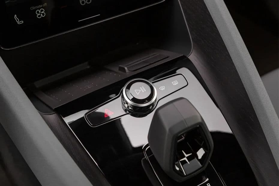 Polestar 2 Wireless Charging