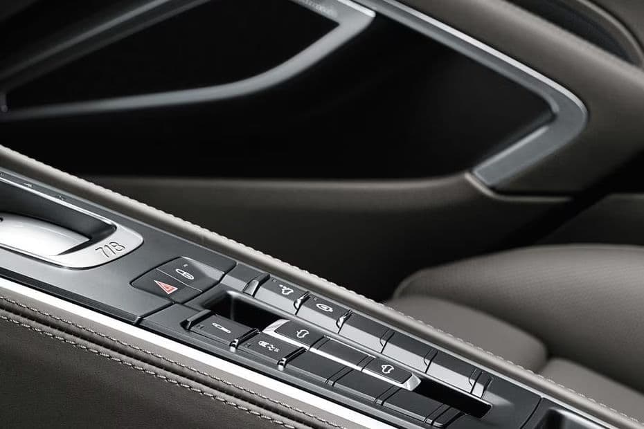 Porsche 718 Central Console