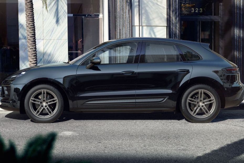 Porsche Macan Left Side View