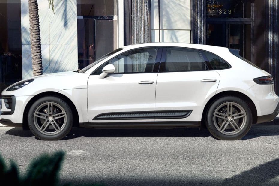 Porsche Macan Left Side View