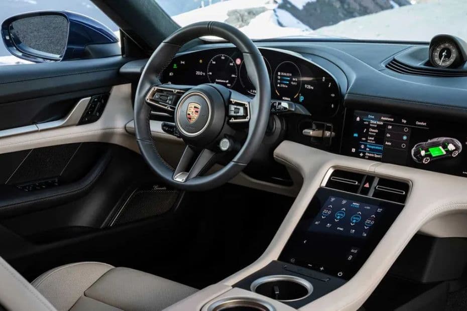 Porsche Taycan Steering View 
