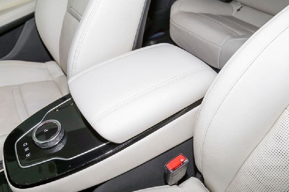 Seres 5 Interior Image