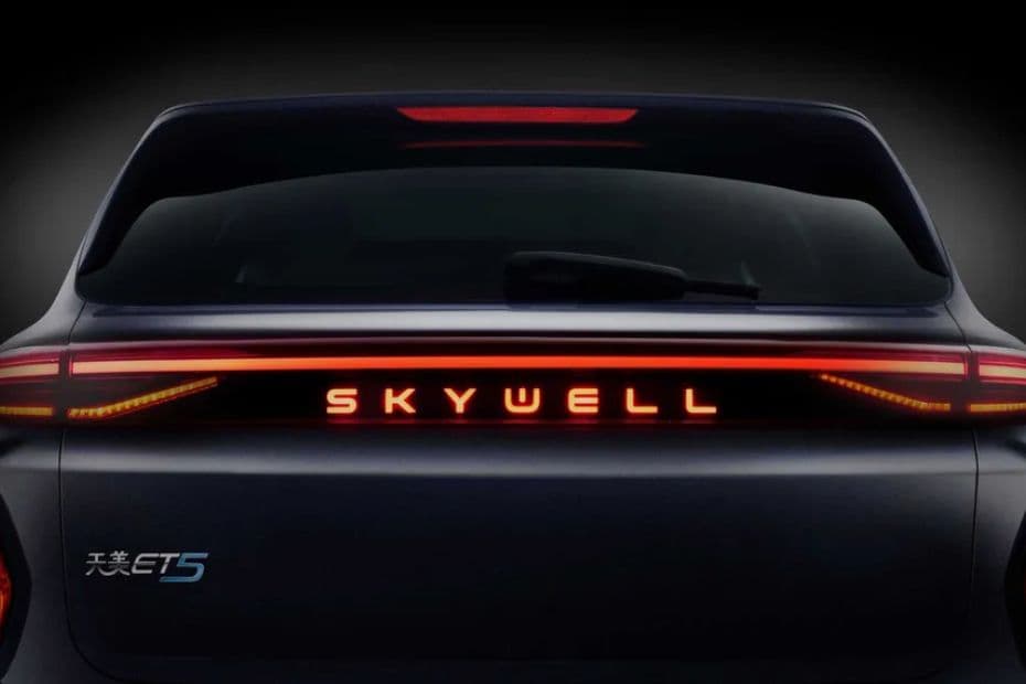 Skywell ET5 Back Side View