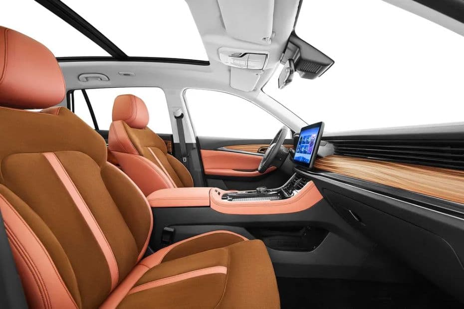 Skywell ET5 Seat Side View