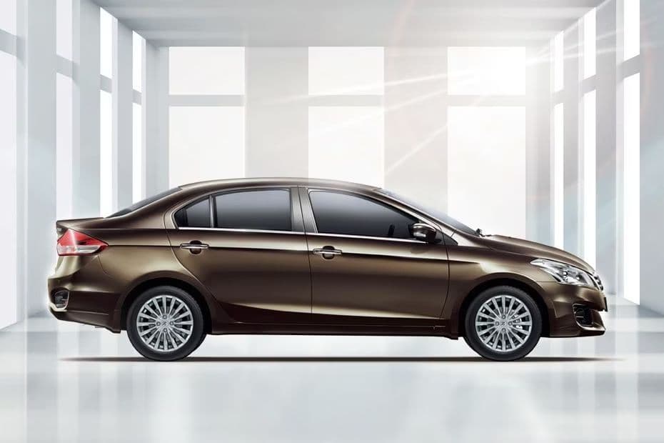 Suzuki Ciaz Right Side View