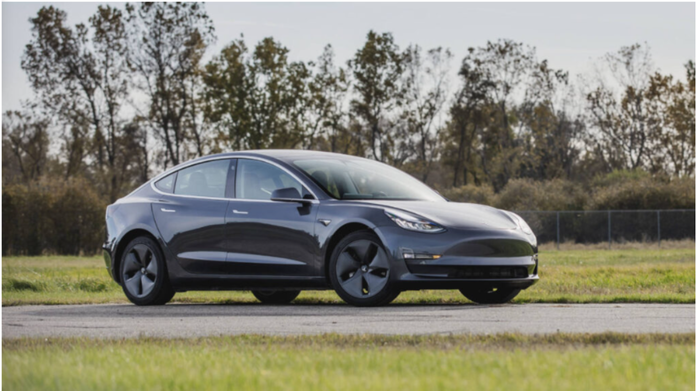 Review of the Tesla Model 3 – An Electric Vehicle That Revolutionizes the Game
