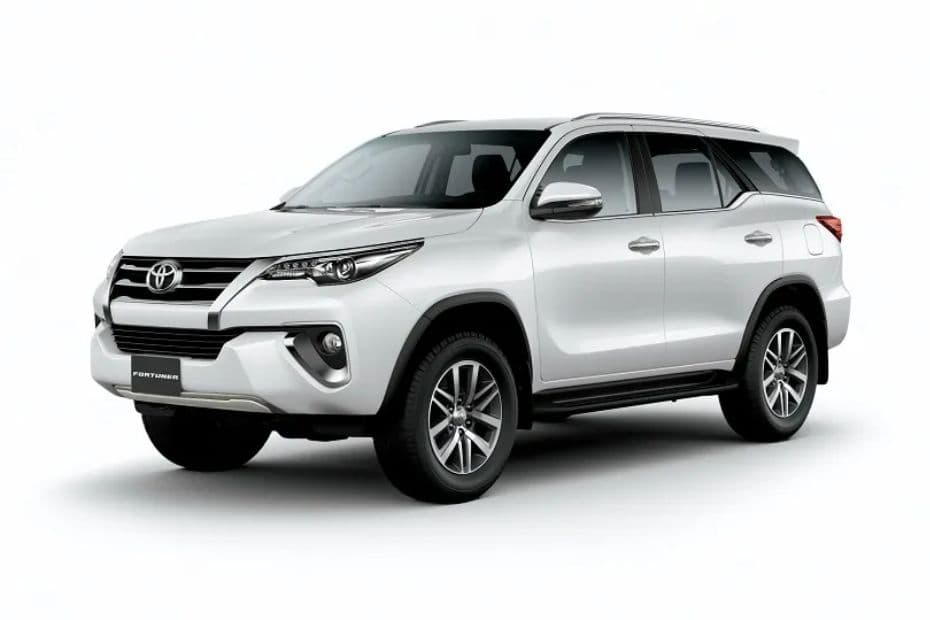 Toyota Fortuner Left Side Front View