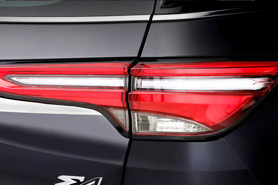 Toyota Fortuner Taillight