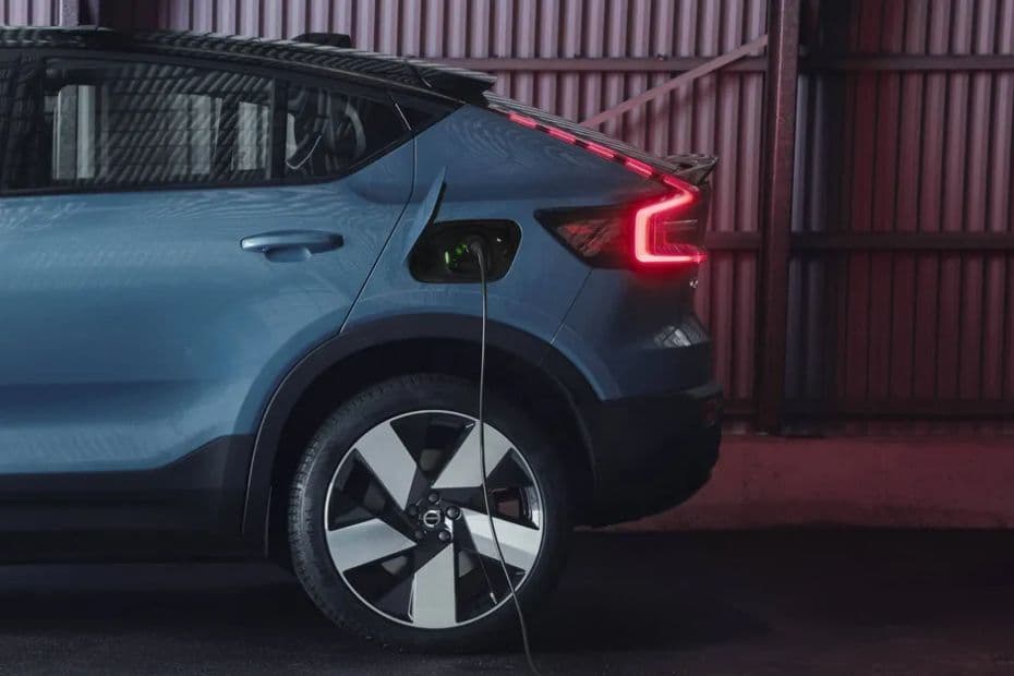 Volvo XC40 Charging Point View