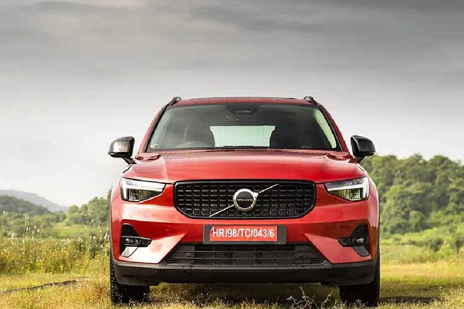 Volvo XC40 Front View