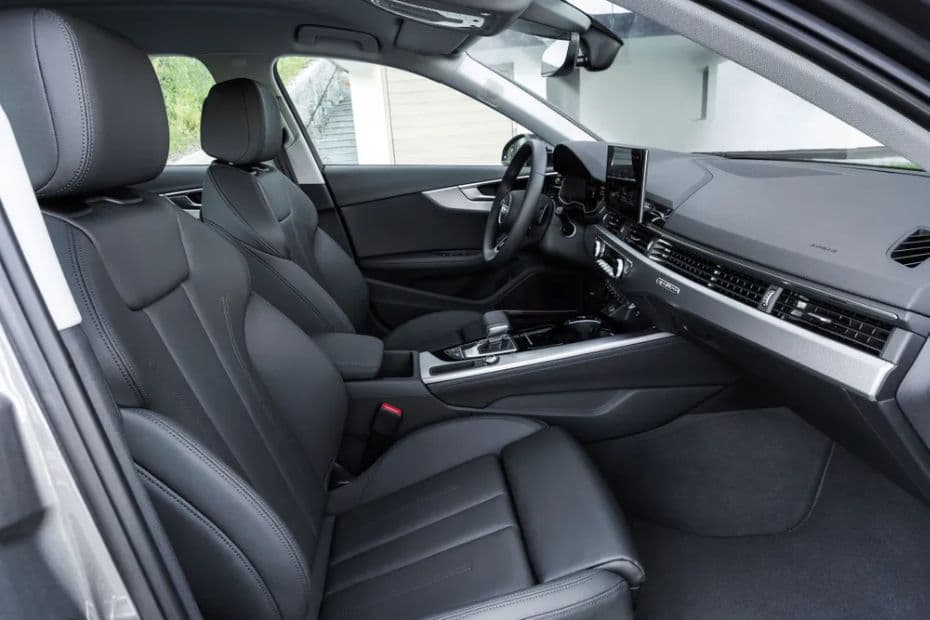 Audi A4 Front Seat Side View