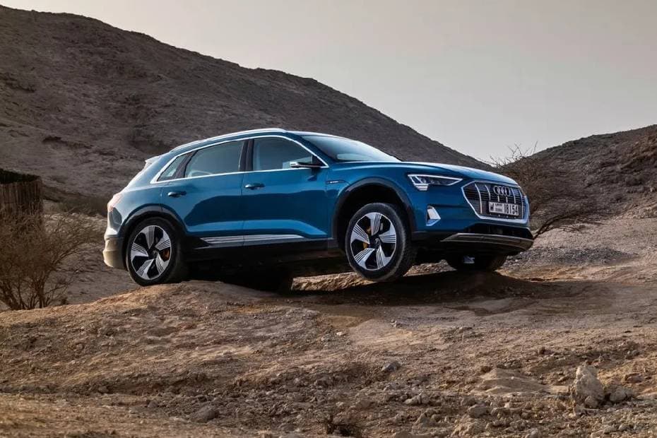 Audi E-Tron 2024 Right Side View