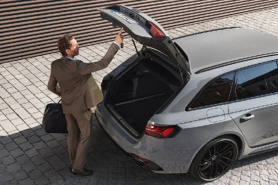Audi RS 4 Avant 2024 Boot Space