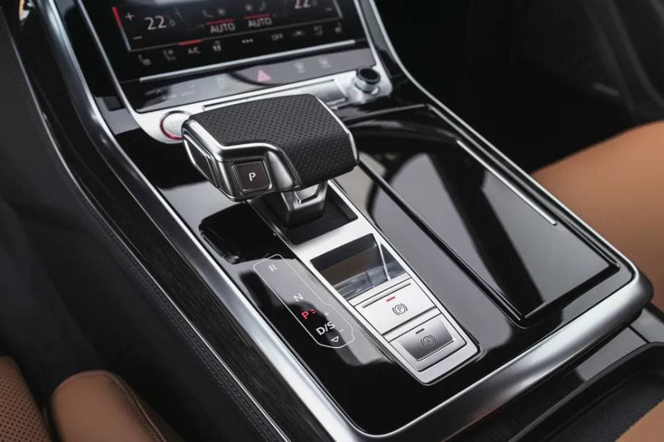 Audi RS Q8 2024 Gear Shifter