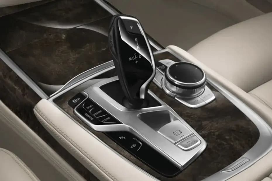 BMW 7 Series 2024 Gear Shifter