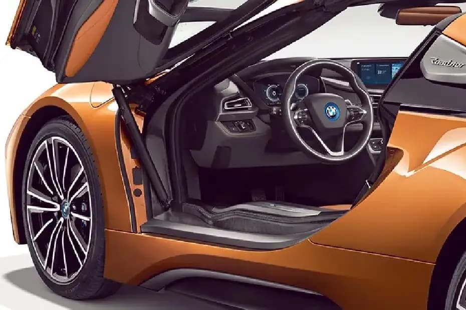 BMW i8 Roadster 2024 Door View