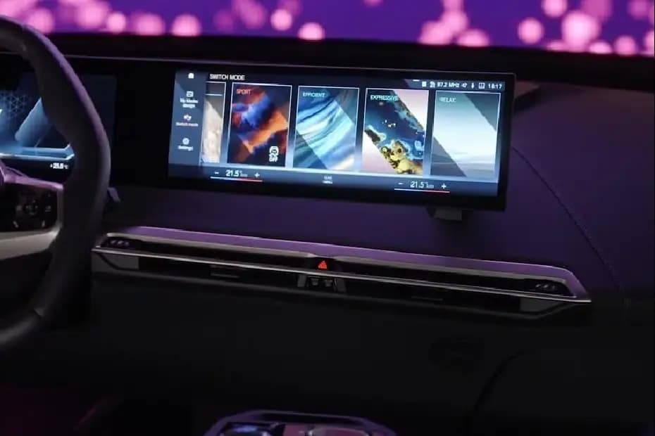 BMW IX M60 2024 Display