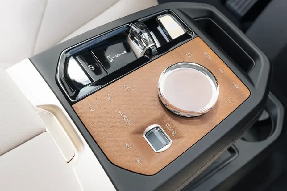 BMW IX M60 2024 Gear Shifter