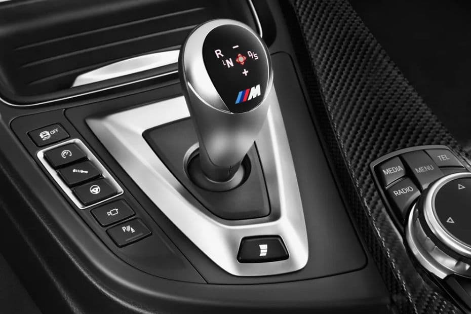 BMW M4 Coupe Gear Shifter