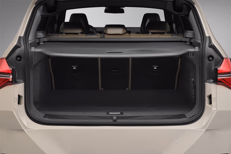 BMW X3 2026 SUV Bootspace close-view