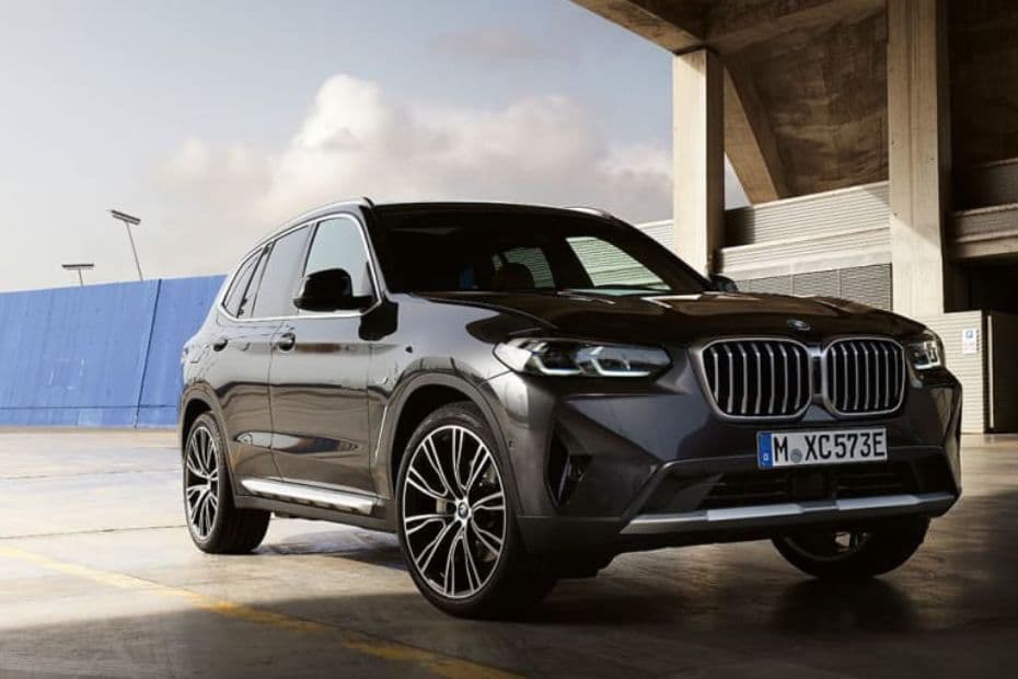BMW X3 Right Front View