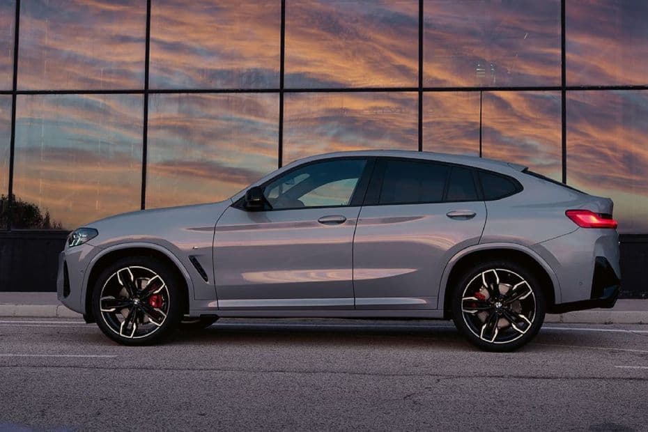 BMW X4 Left Side View