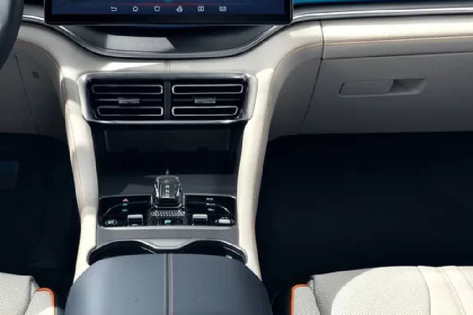 BYD Song Plus 2024 Gear Shifter