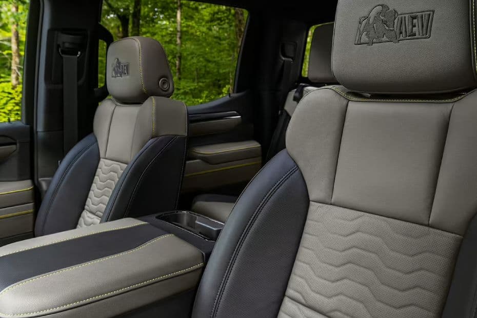 Chevrolet Silverado Seat