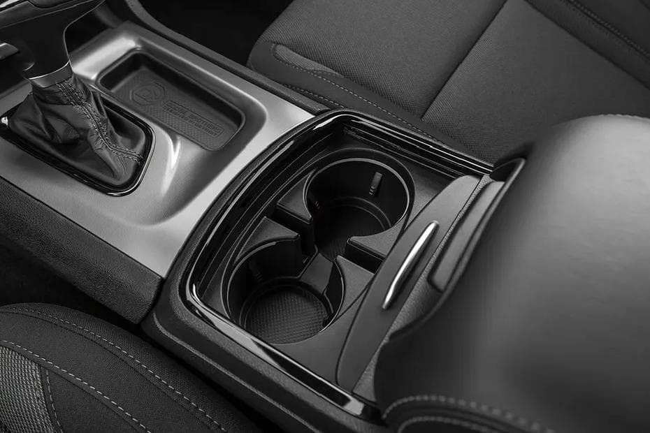 Dodge Charger 2024 Cup Holder