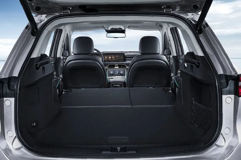 Exeed TXL Back Space