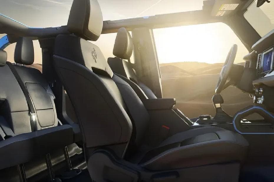 Ford Bronco 2024 Front Seat