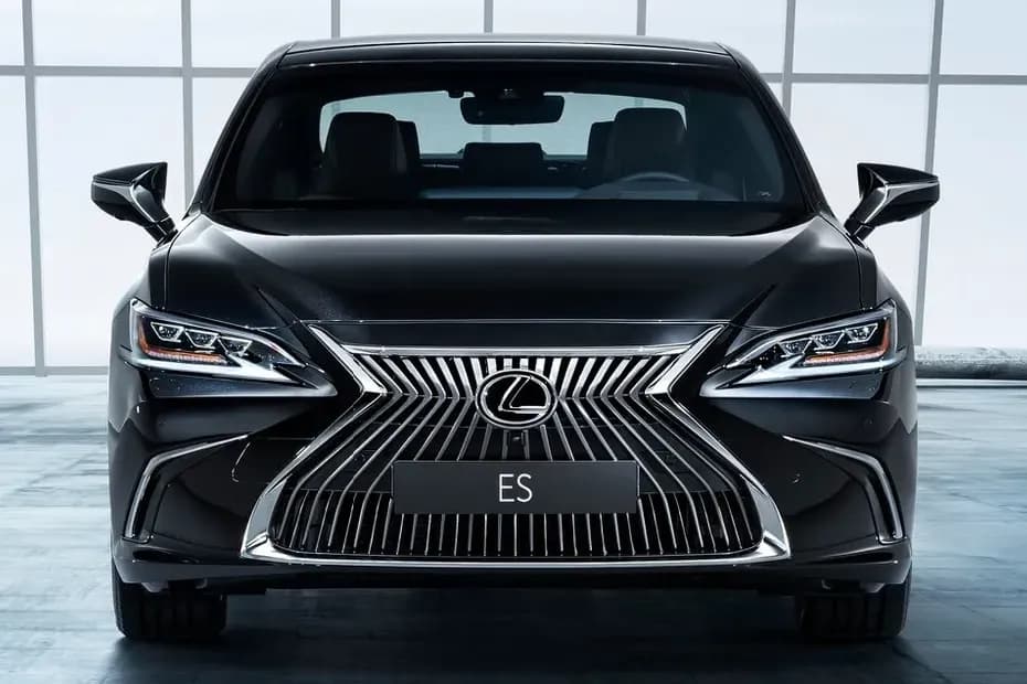 Lexus ES 2025 Front View
