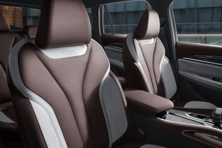 Geely Monjaro Front Seat