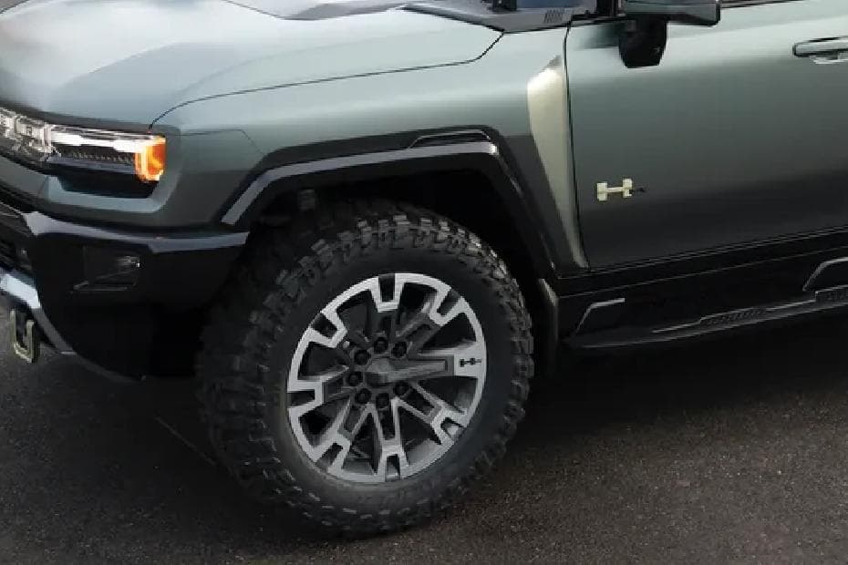 GMC Hummer EV SUV 2024 Wheel