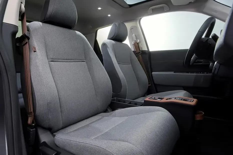 Honda E 2024 Rear Seat View