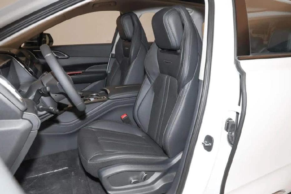 Hongqi HS3 2024 Front Seat