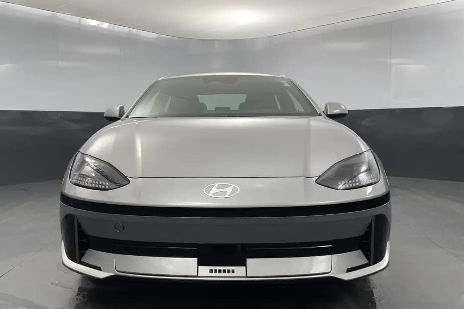 Hyundai Ioniq 6 2024 Front View
