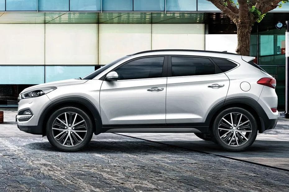 Hyundai Tucson Left Side View