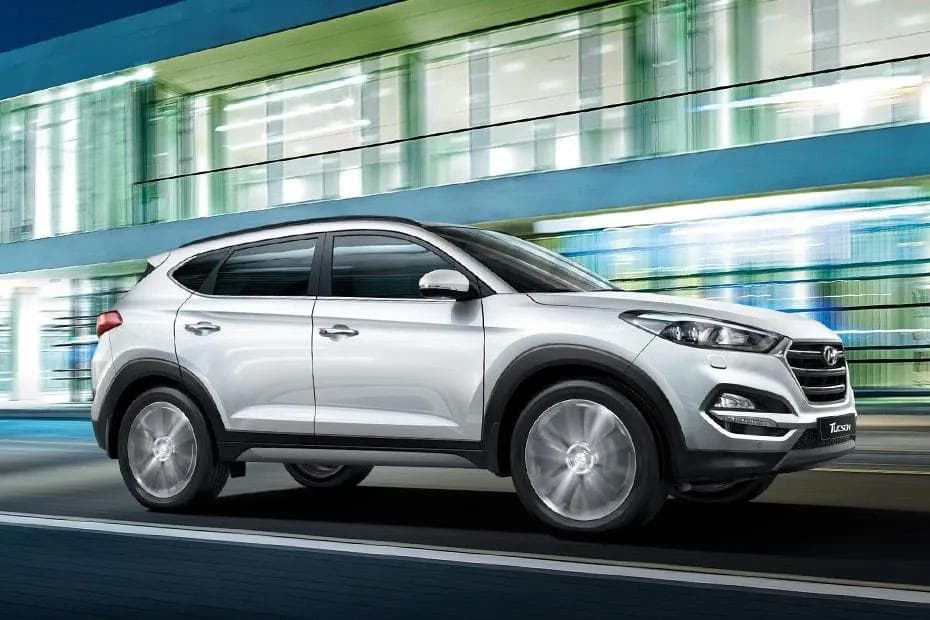 Hyundai Tucson Right Side View
