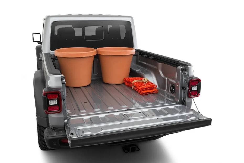 Jeep Gladiator 2024 Boot Space