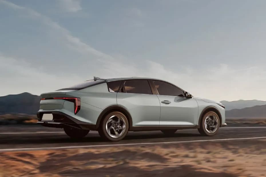 Kia K4 Right Side View