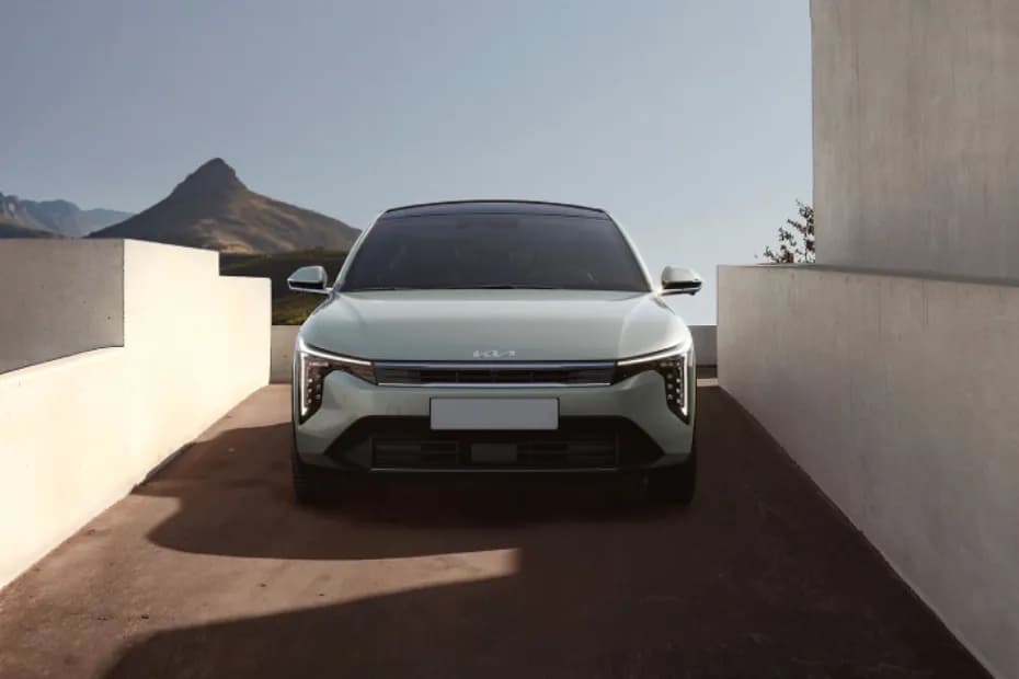 Kia K4 Left Front View