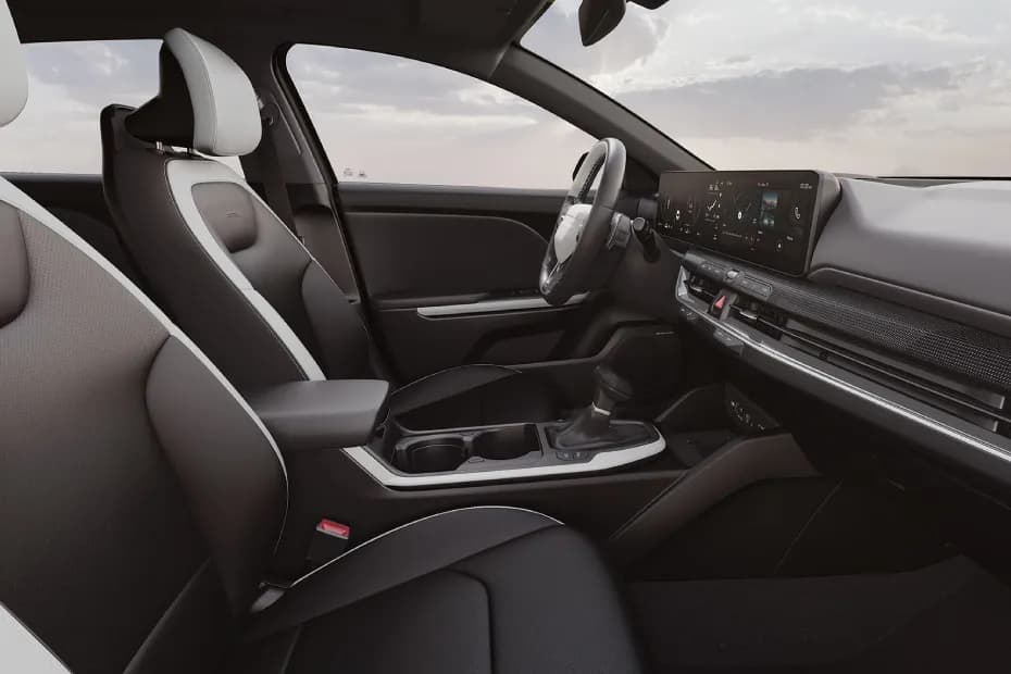 Kia K4 Front Seats