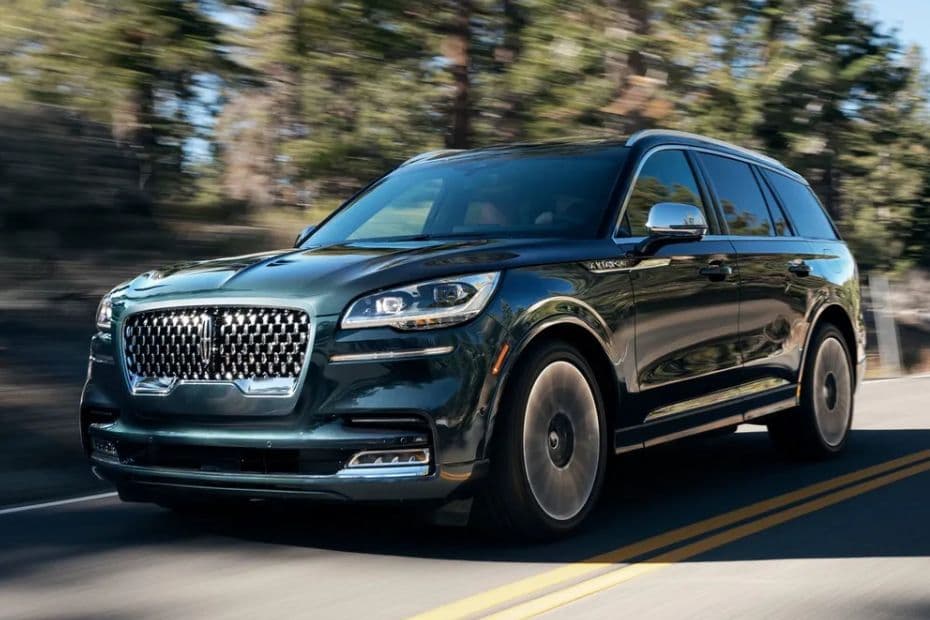 Lincoln Aviator Left Side Front View